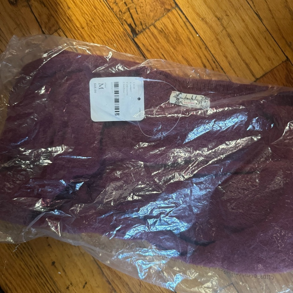 Free People Intimately She Cute Cozy Fuzzy Crop Top: Medium - Picture 8 of 8